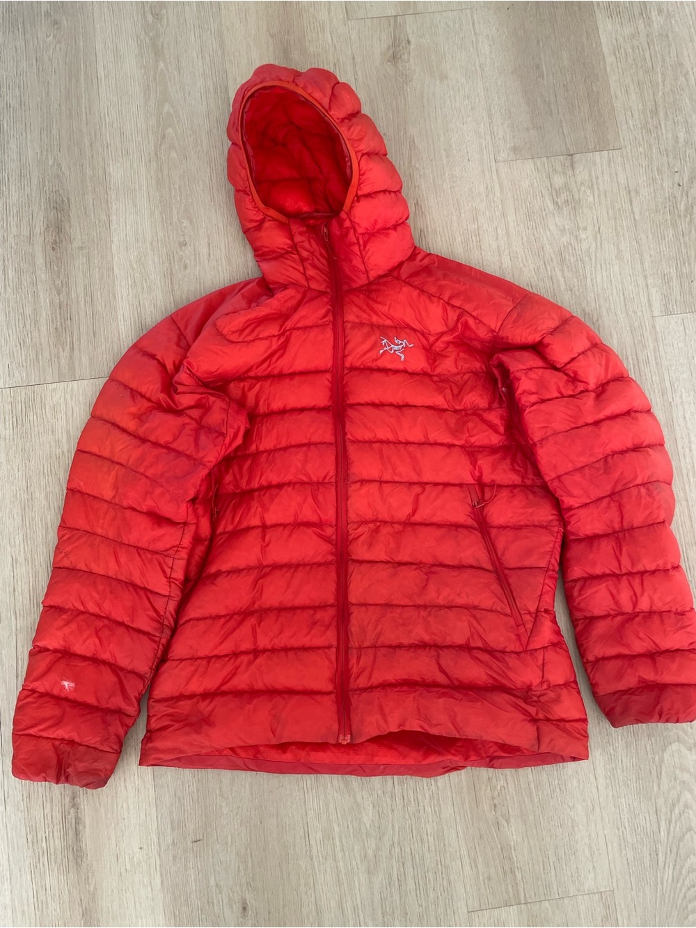 Arc’teryx Men’s Cerium Down Hooded Jacket Red Size L Lightweight Puffer